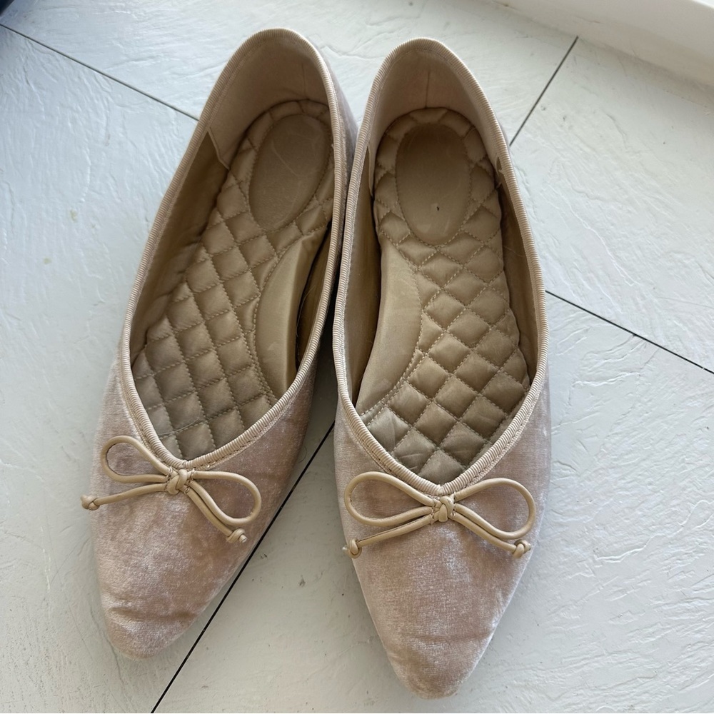 Birdies goldfinch velvet bow ballet flats in taupe
